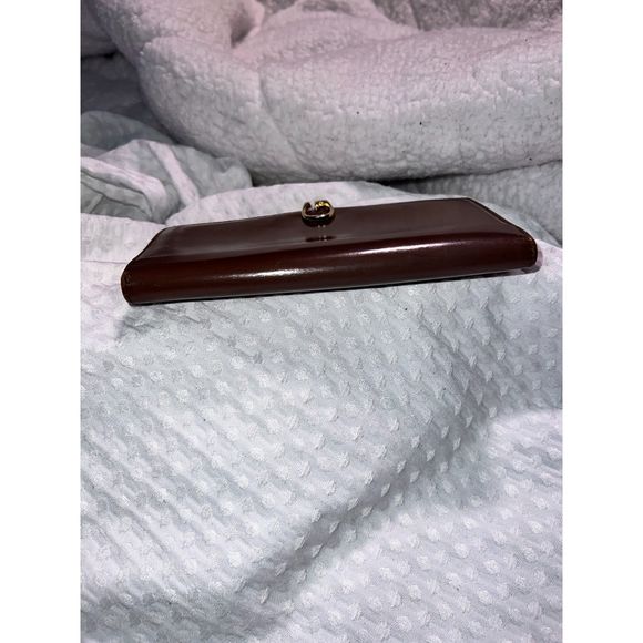 GUC GUCCI Smooth Leather Wallet with G Clasp - Picture 13 of 16